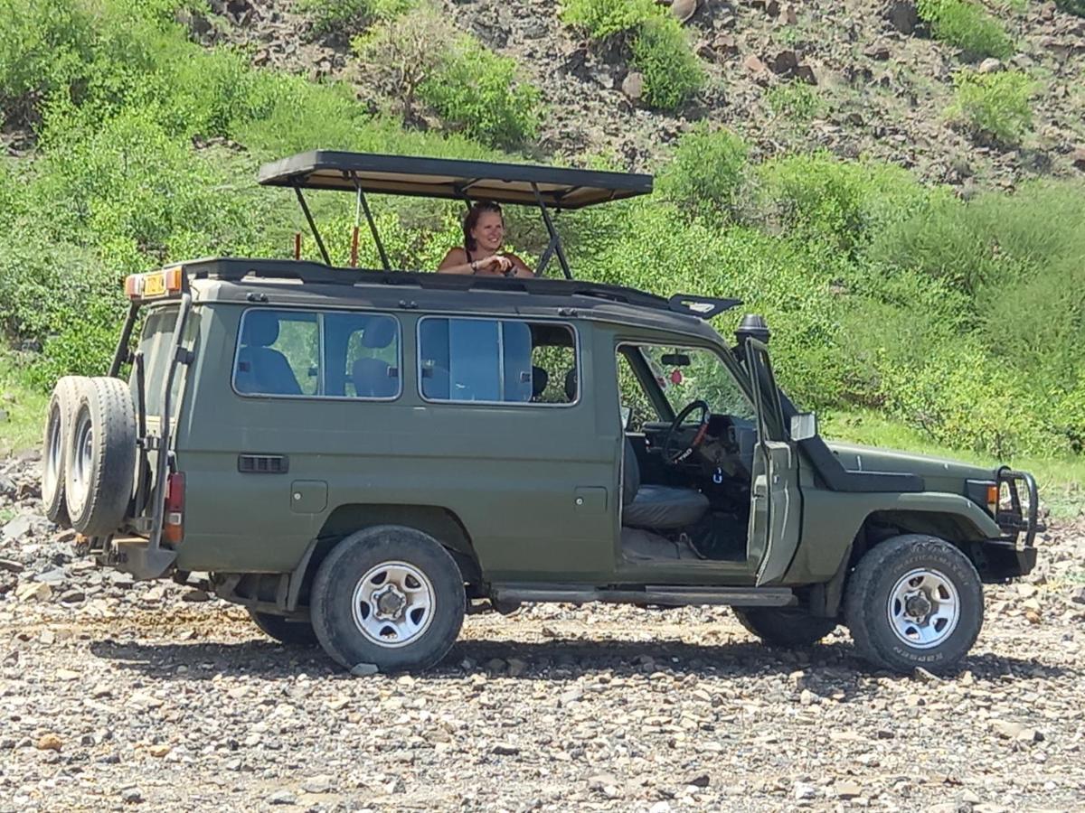 Lake Natron Maasai Guesthouse Mtowabaga エクステリア 写真