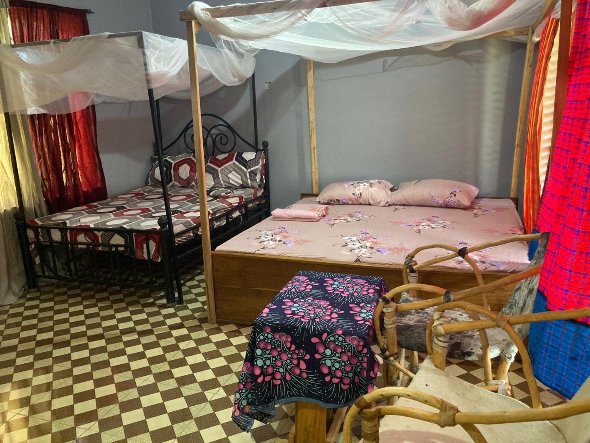 Lake Natron Maasai Guesthouse Mtowabaga エクステリア 写真